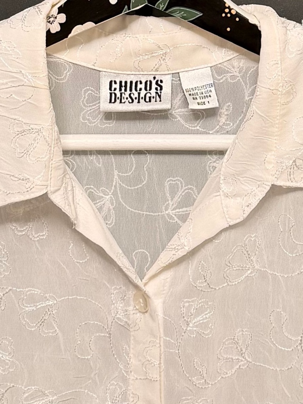 Chico's Design Vintage White Sheer Floral Embroidered Button Down Blouse Size M - Picture 7 of 7